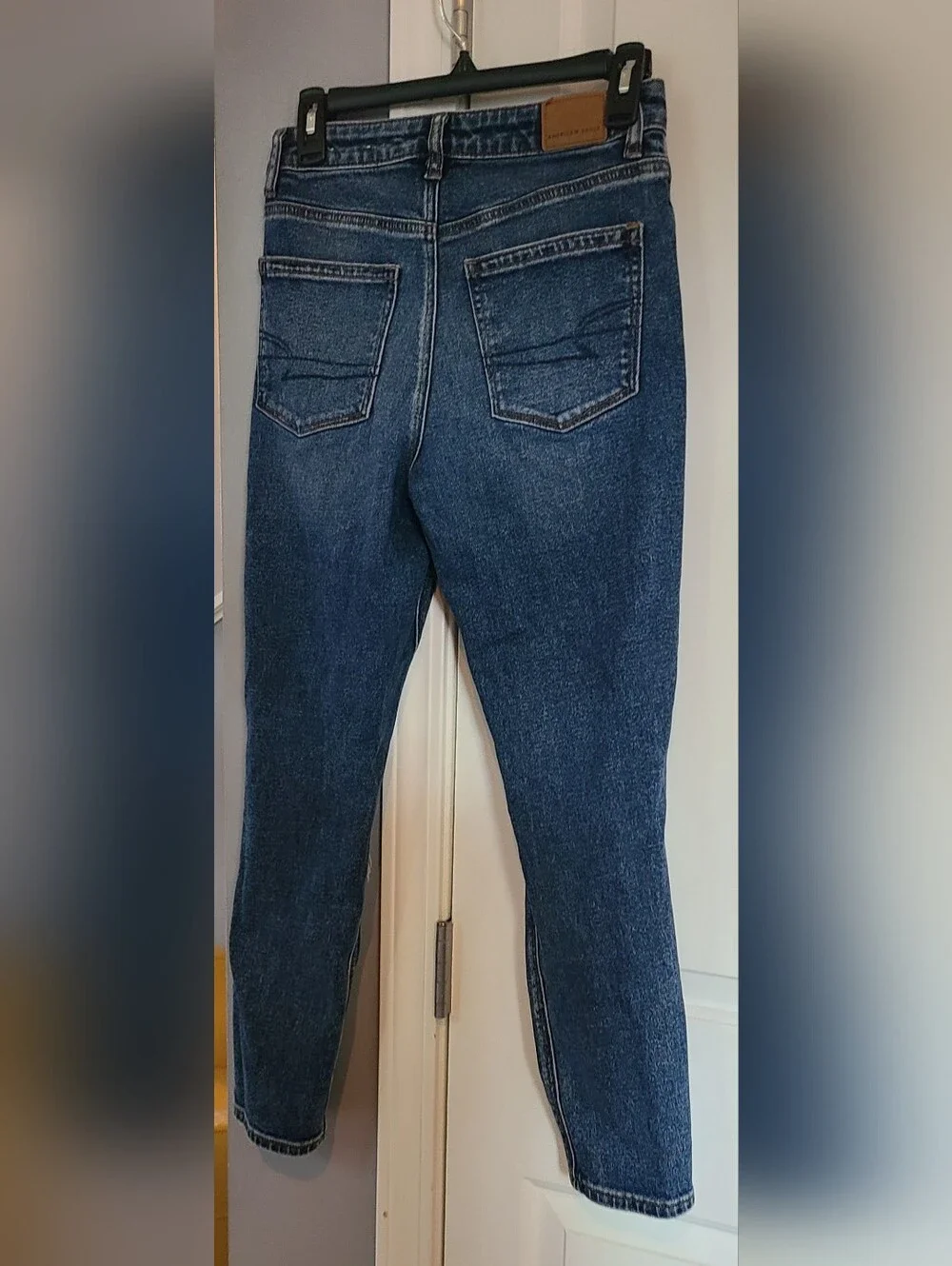 Amerucan EAGLE STRETCH MOM JEANS SIZE 2 SHORT DARK WASH